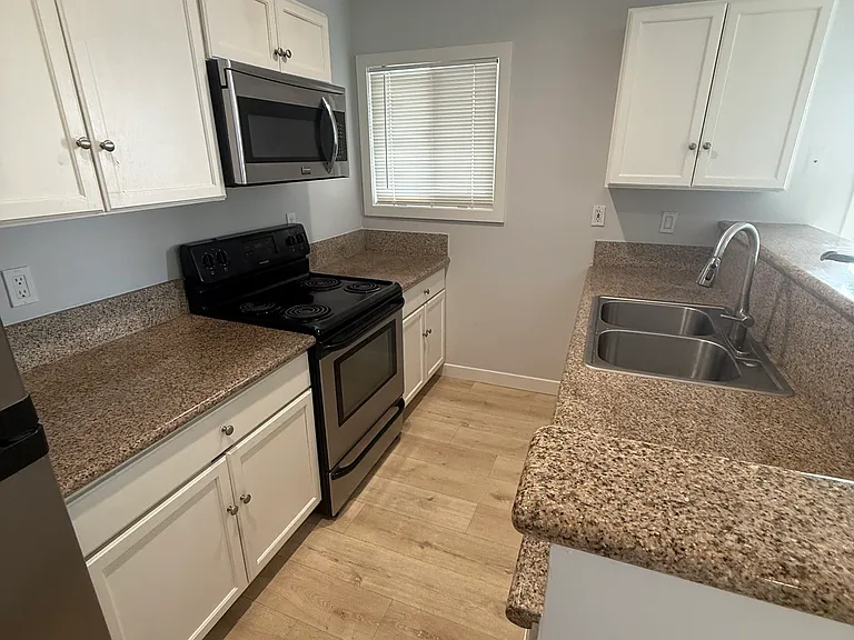 111 Cedar Ave #3 — Photo 5