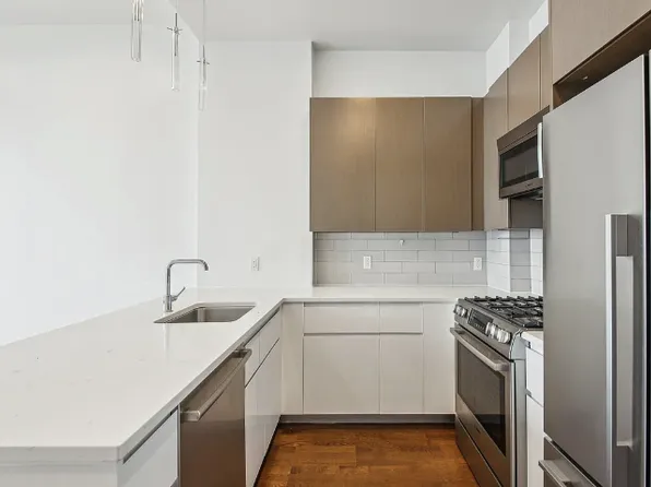 27-17 42nd Road image 4 of 10