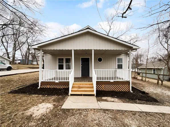 8437 Greeley Ave, Kansas City, KS 66109