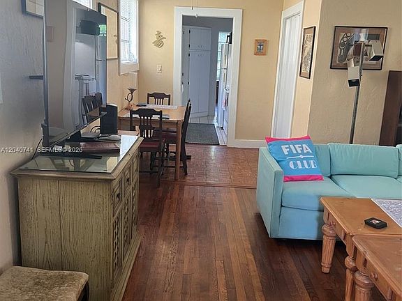 2nd image of 1209 Aguila Ave