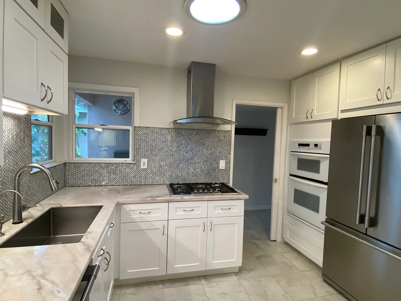 4 bed, 1603 sqft, $4,400 — Photo 3