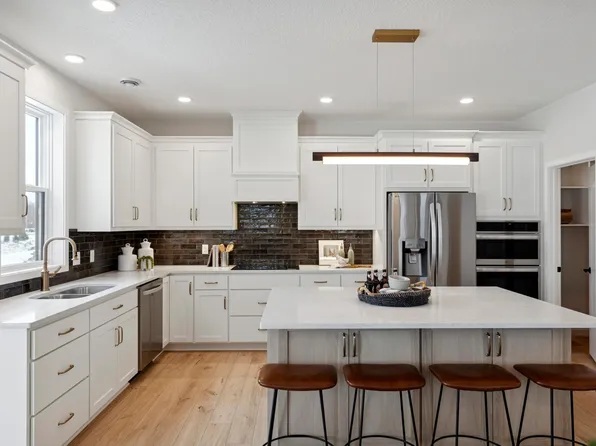 3496 Knightsbridge Trl N, Lake Elmo, MN 55042