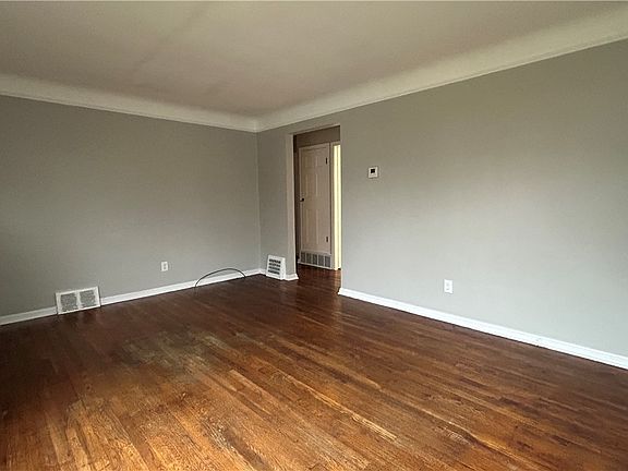 3rd image of 19711 Harvard Ave