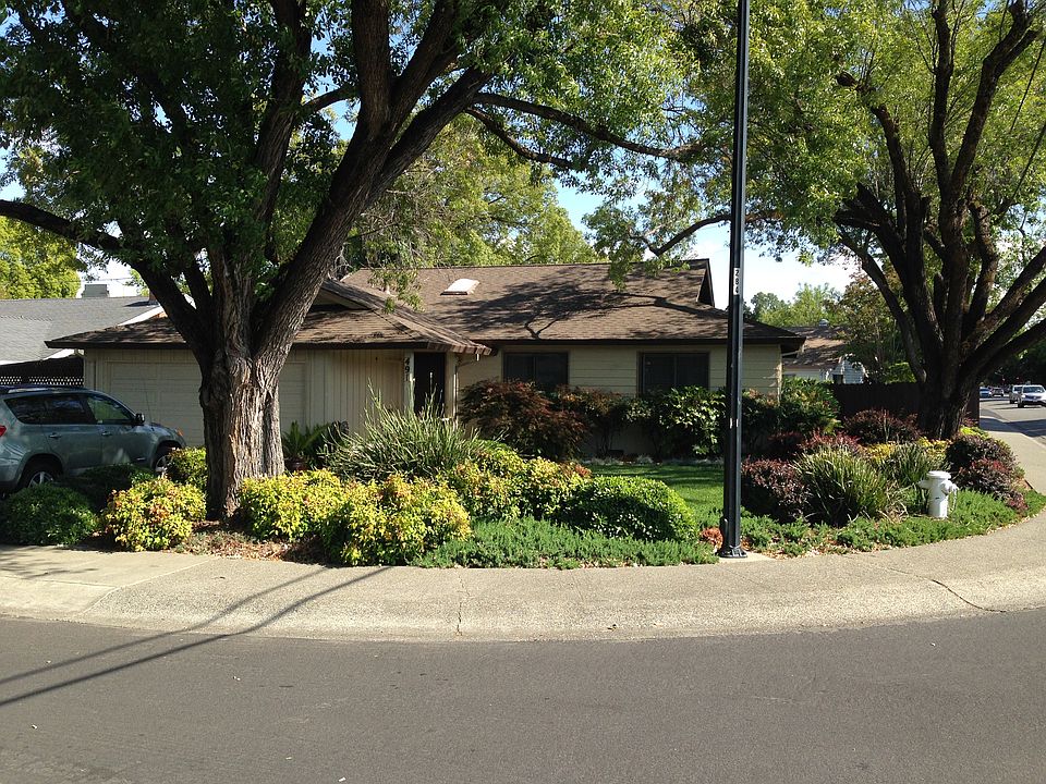 Beautifully landscaped yard