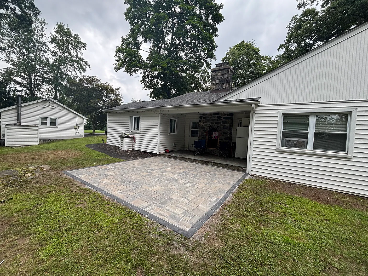 3 bed, 2000 sqft, $3,950 — Photo 2