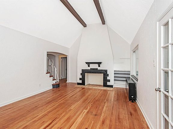 5th image of 1527 Robinwood Ave