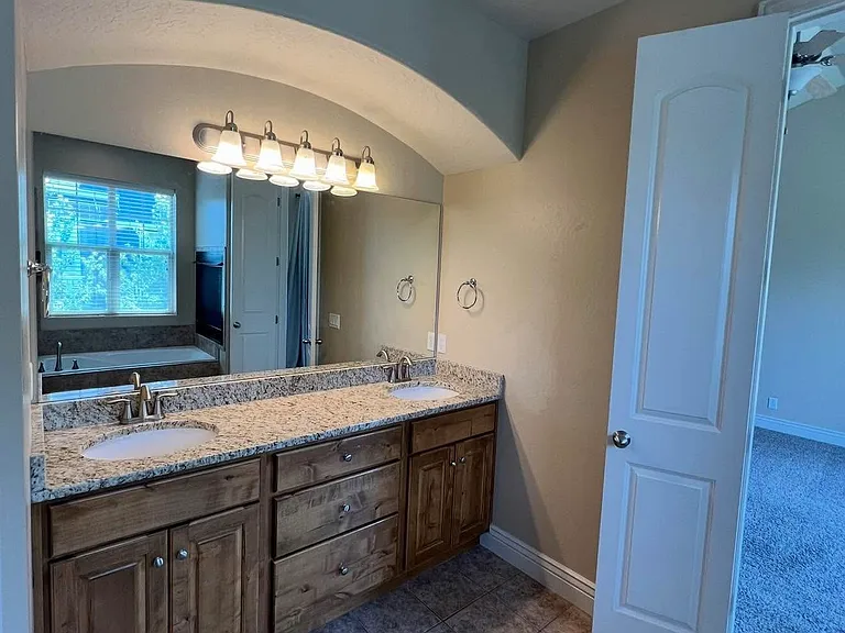 2049 W Sunflower Ln — Photo 20