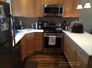 3856 N Southport Ave #2F, Chicago, IL 60613