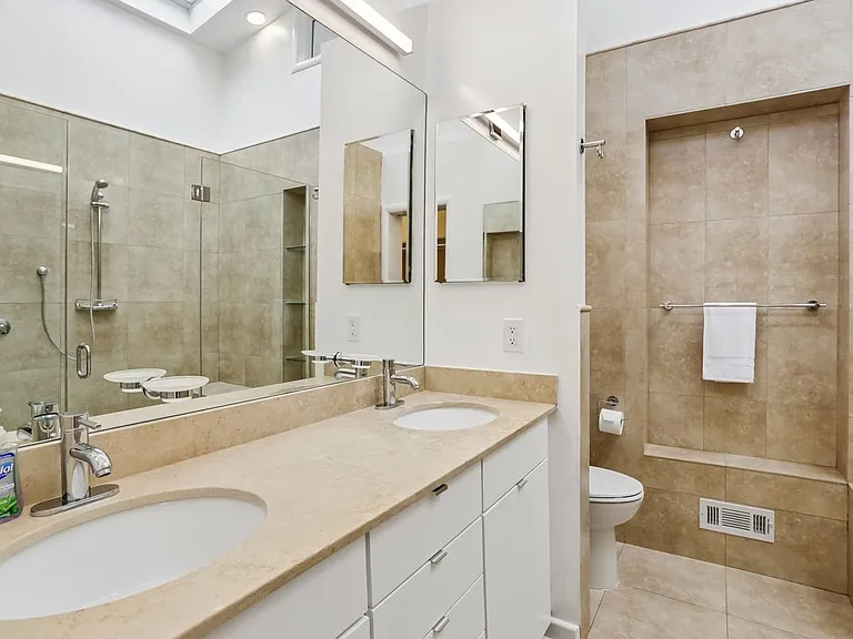 3303 Shirley Ln — Photo 26