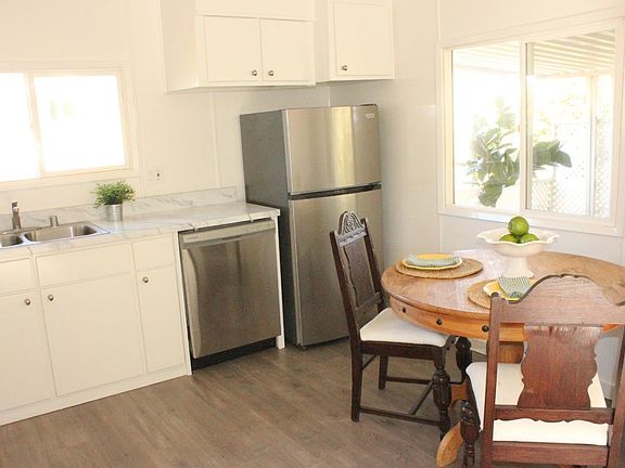 4th image of 189 Hawaii Cir #189
