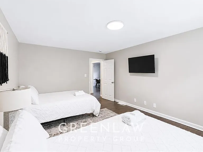 999 Washington St SW — Photo 17