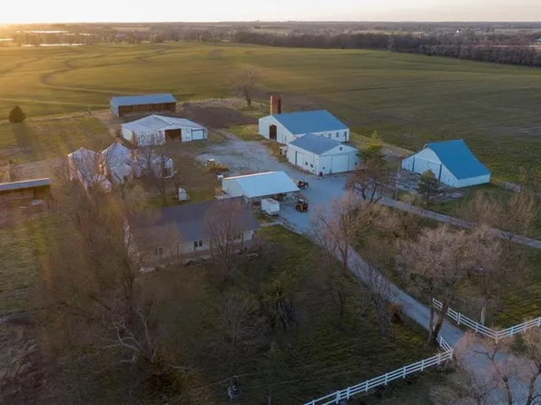 21212 S Ore Rd, Pleasant Hill, MO 64080