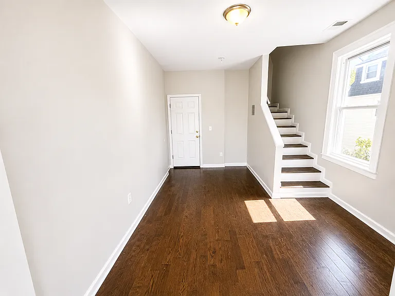 163-165 Lehigh Ave #3 — Photo 14