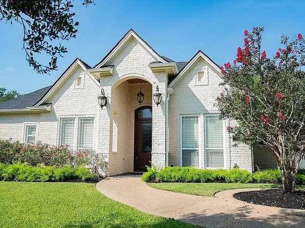 4301 Willowick Dr, Bryan, TX 77802