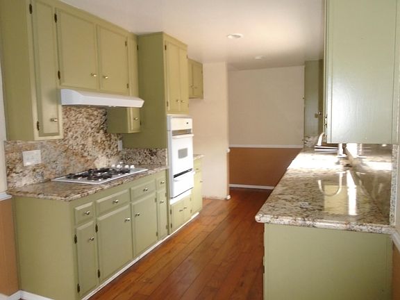 3rd image of 765 Garden Grove Ave