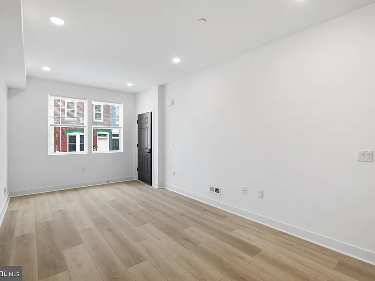 2237 N 16th St #1 — Photo 4