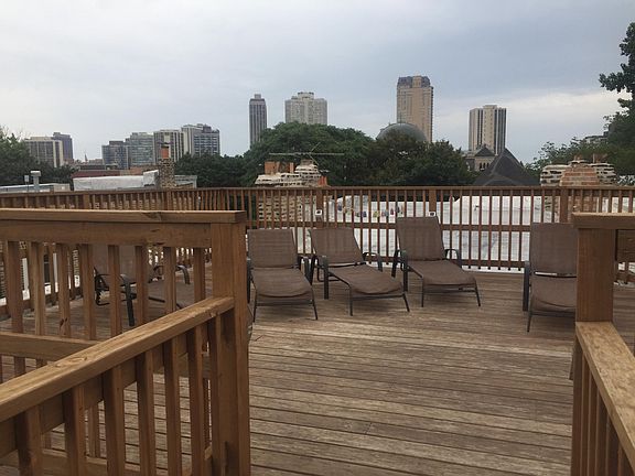 3rd image of 2522 N Burling St #3
