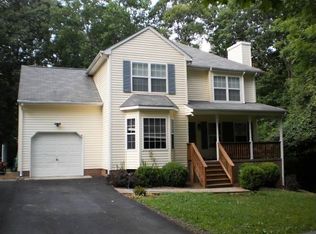 8474 Kitchener Dr, Gloucester, VA 23061