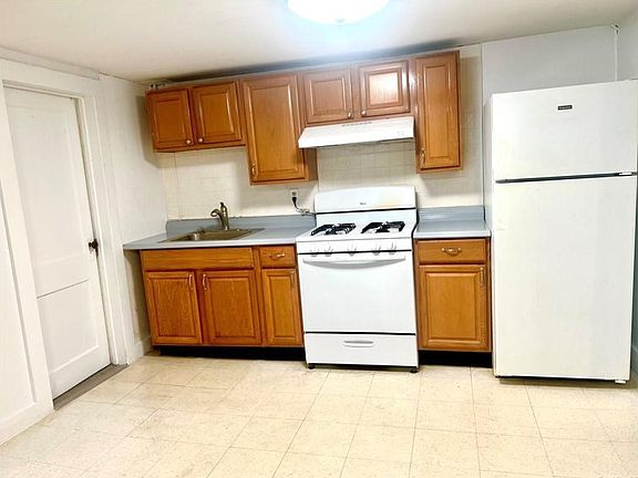 2nd image of 58.5 Cottage St