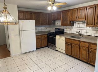 232 Country Club Ln, Pomona, NY 10970