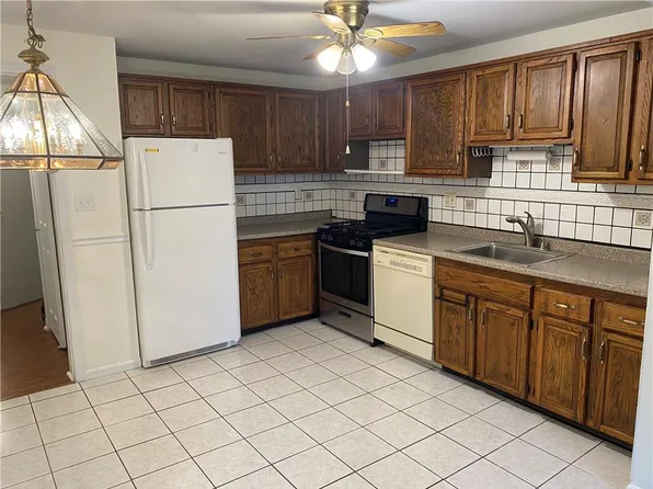 232 Country Club Lane, Pomona, NY 10970