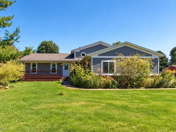 7311 Meadow View Dr, Seville, OH 44273