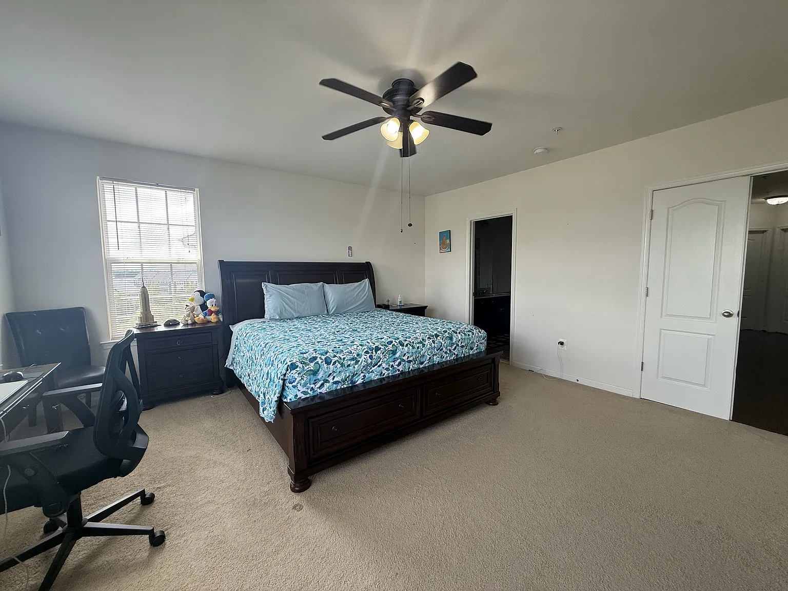 3 bed, 2.5 bath, 2611 sqft, $3,100 — Photo 4