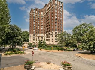 410 N Newstead Ave APT 2W, Saint Louis, MO 63108