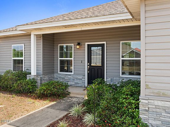 4th image of 5206 Robins Ct