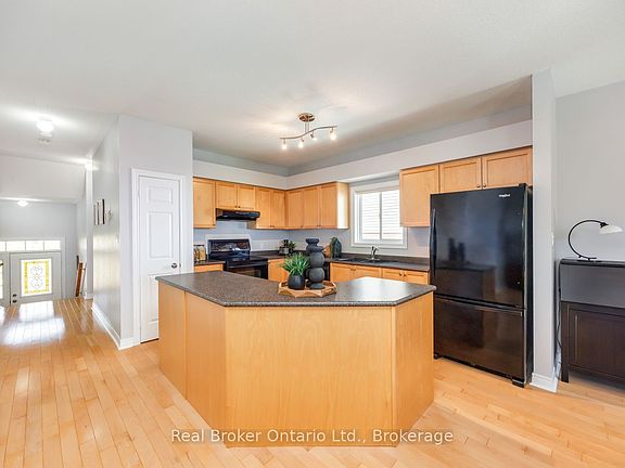 4th image of 35 Argent St
