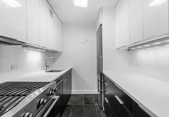 4th image of 10 W 15th St APT 615