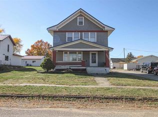 1009 Summit St, Center Point, IA 52213