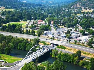 408 Cypress Ave, Rogue River, OR 97537