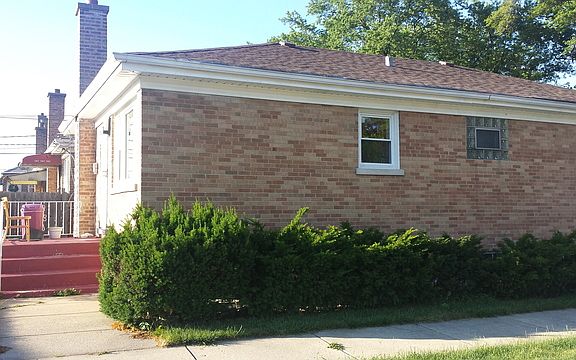 3rd image of 1046 S 30th Ave