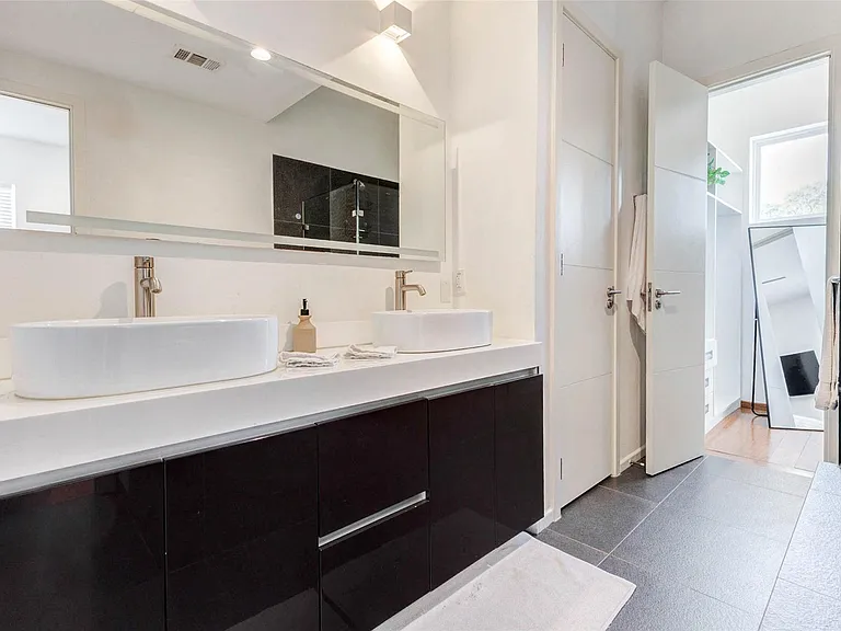 4115 Chartres St — Photo 36