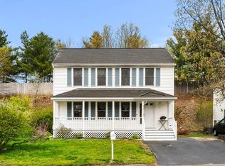 31 Lamplighter Ln, North Chelmsford, MA 01863