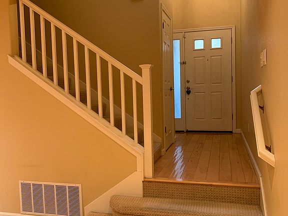 4th image of 3714 Moorpark Ave