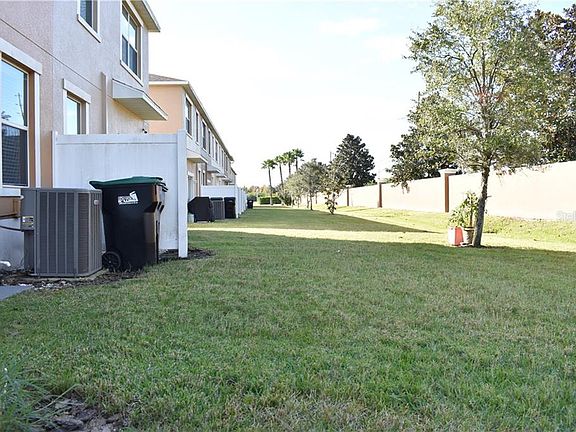 2nd image of 10745 Savannah Landing Cir