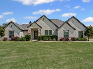 305 Scenic Creek Ct, Azle, TX 76020