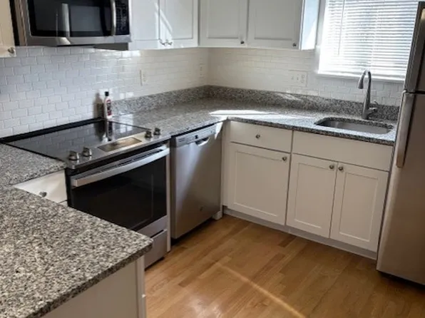 61 Crescent St APT 1, Waltham, MA 02453