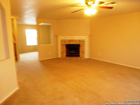 4th image of 265 Willow Blf