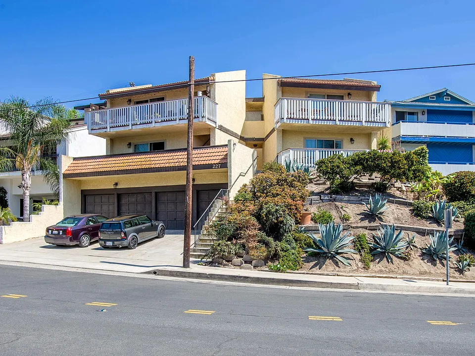 227 W. Escalones