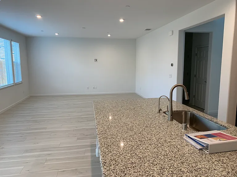 6081 Summerwind Dr — Photo 4