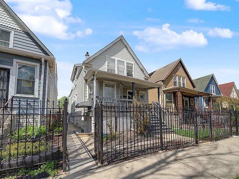2206 N Kostner Ave #B — Photo 1