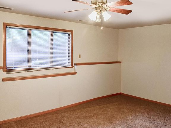 4th image of 1524 E Monroe AVENUE