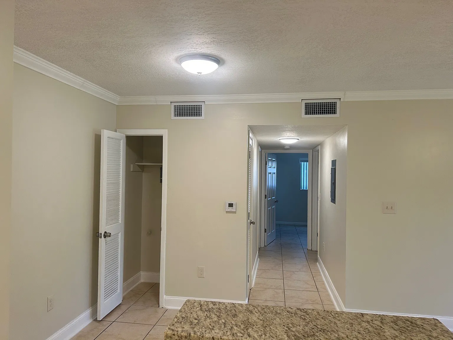 College Gardens Apartments — Photo 4