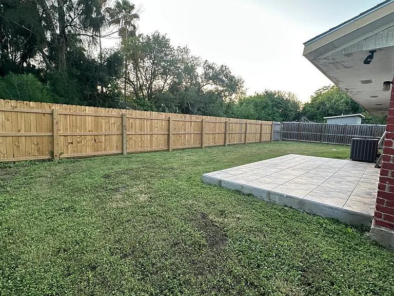 55 Alberta Dr — Photo 5