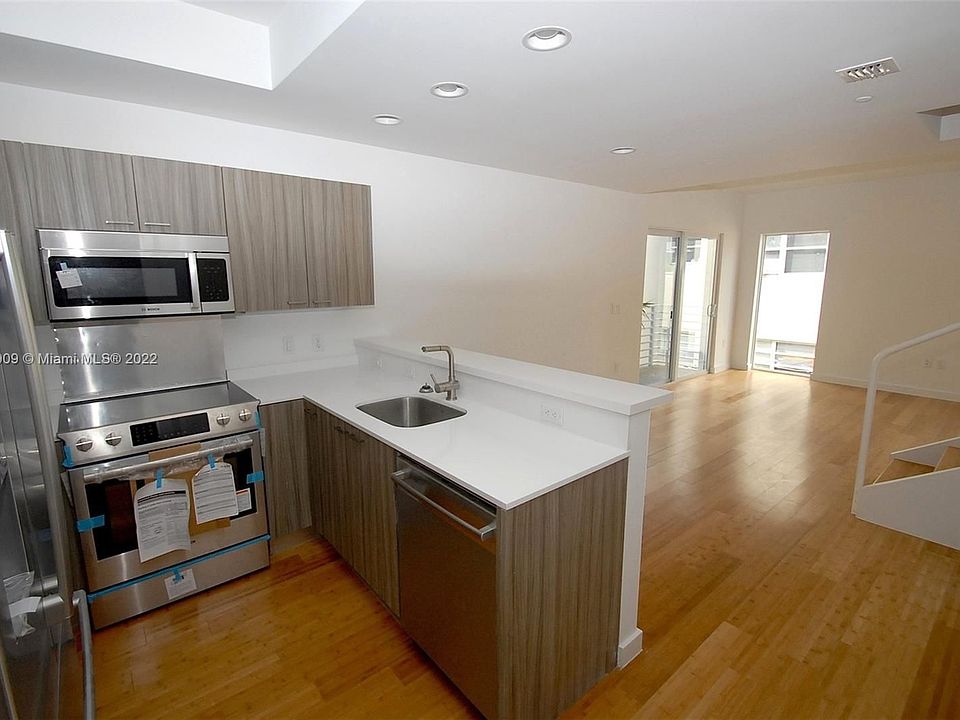 1st image of 619 Meridian Ave #3