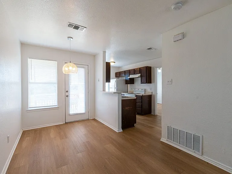 5904 Greengate Dr #D — Photo 9