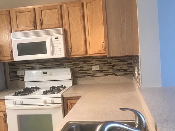 3rd image of 2204 Flagstone Ln